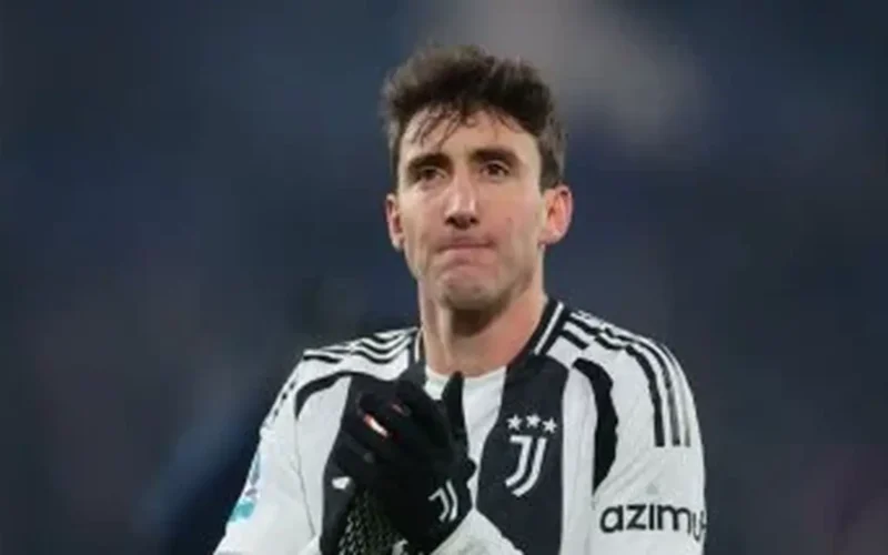 صراع بين برشلونة ومانشستر سيتي للتعاقد مع اللاعب المخضرم كامبياسو في الميركاتو